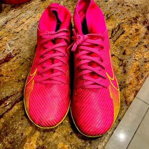 Soccer shoes for boys